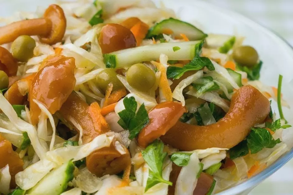Салат с маринованными опятами 11 лучших рецептов