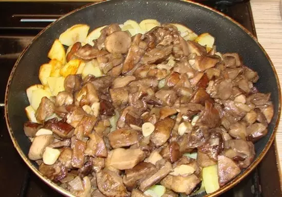 Грибы подберезовики с картошкой на сковороде. Лучшие рецепты