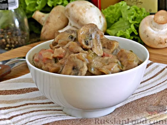Как приготовить салат с куриной печенью и грибами просто, быстро и вкусно?