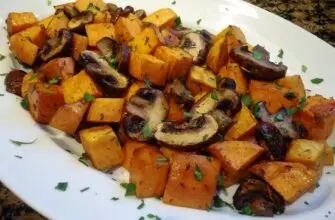 Картошка в духовке с мясом и грибами быстро и вкусно