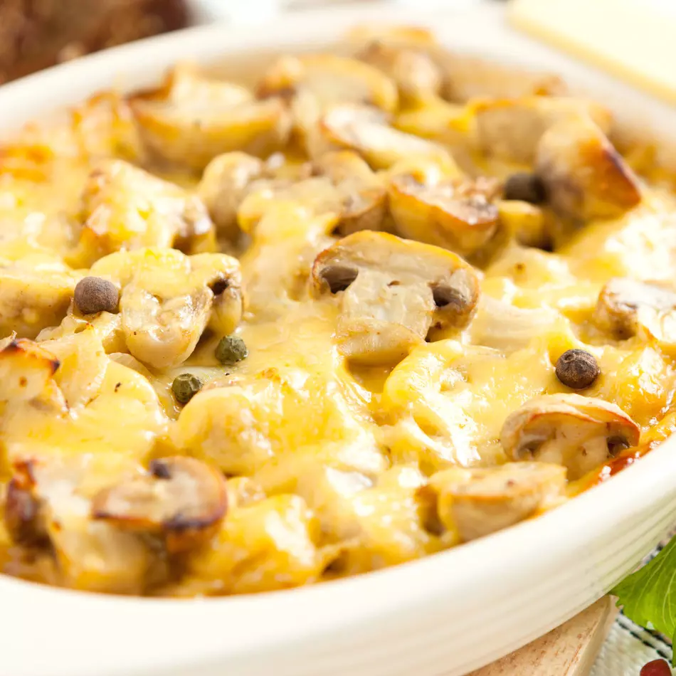 Картошка с грибами в духовке – универсальное блюдо