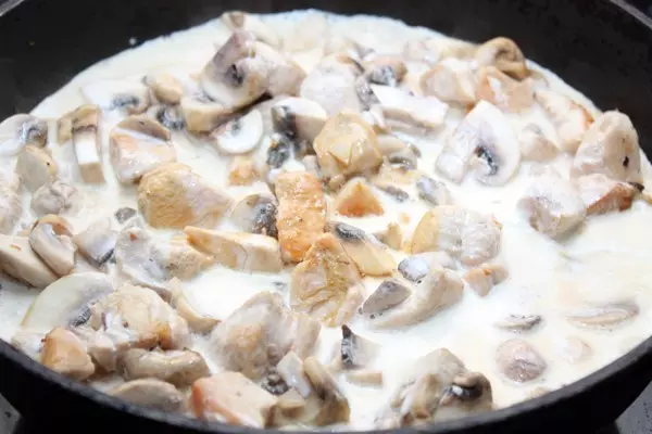 Курица с грибами в сливочном соусе – новейший рецепт
